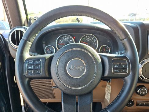 Used 2014 Jeep Wrangler Unlimited Sahara w/ Dual Top Group image 21