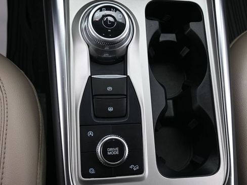 Used 2023 Ford Explorer Limited w/ Limited Technology Package AWD/4WD image 16