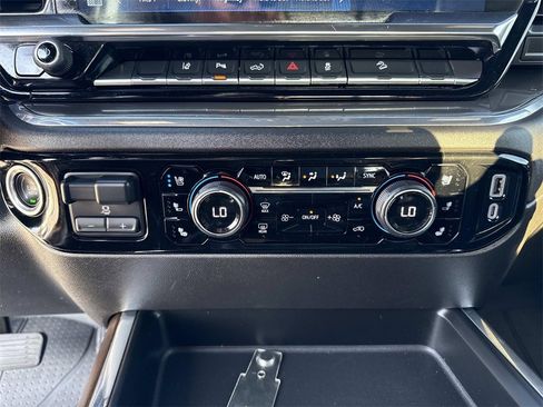 Used 2024 Chevrolet Silverado 2500 High Country w/ Technology Package image 19