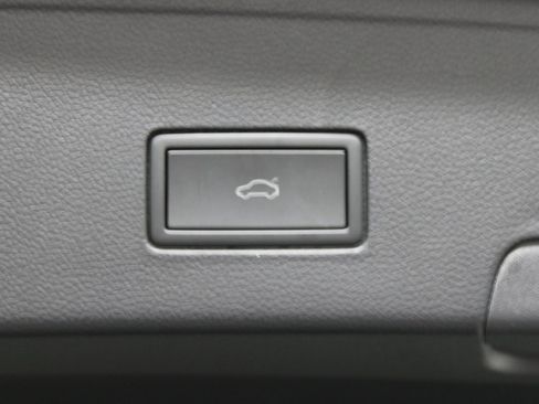 Used 2024 Volkswagen Atlas Cross Sport SEL Premium R-Line image 39