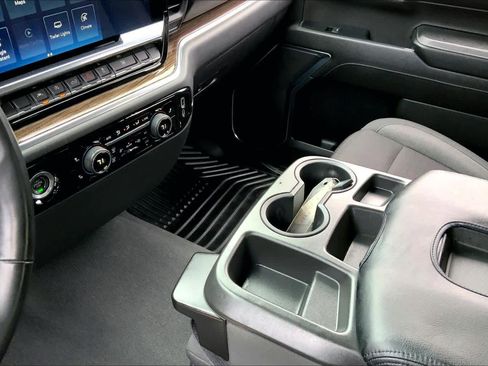 Used 2023 Chevrolet Silverado 1500 LT image 16