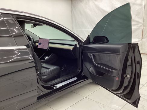 Used 2018 Tesla Model 3 Mid Range RWD image 17