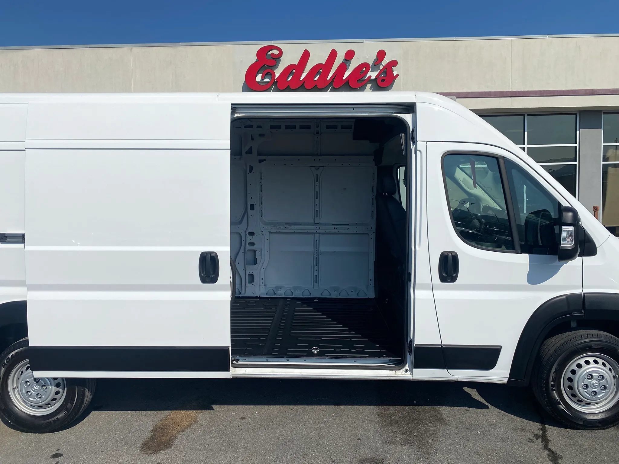 Used 2024 RAM ProMaster 2500 w/ Convenience Group FWD image 20