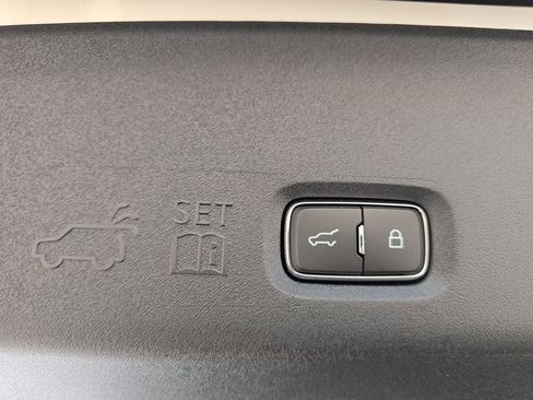 New 2025 Ford Expedition Active image 14