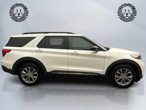 Used 2023 Ford Explorer XLT w/ Equipment Group 202A AWD/4WD image 5