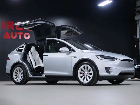 Used 2017 Tesla Model X 90D image 13