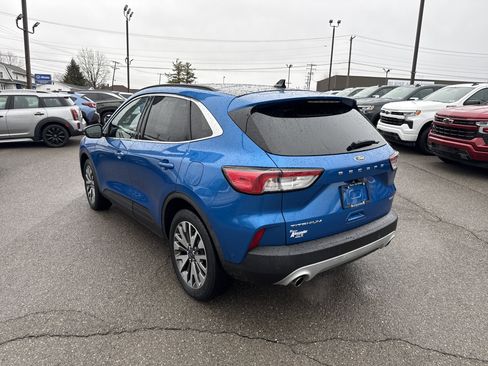Used 2020 Ford Escape Titanium image 6