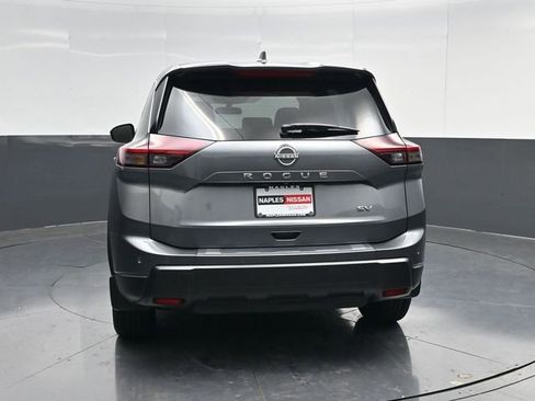 Used 2024 Nissan Rogue SV image 4