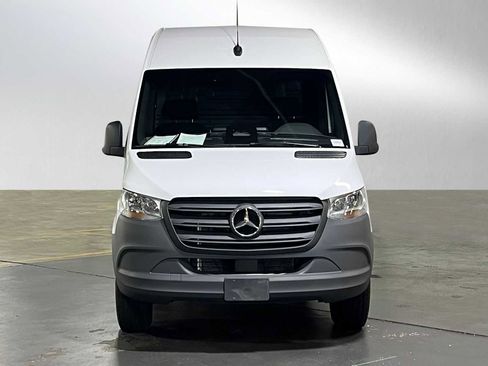Used 2025 Mercedes-Benz Sprinter 2500 image 8