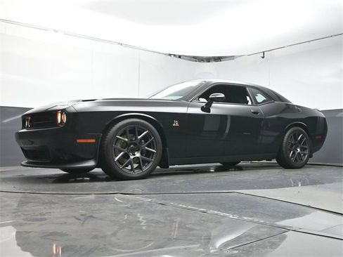 Used 2016 Dodge Challenger R/T Scat Pack image 30