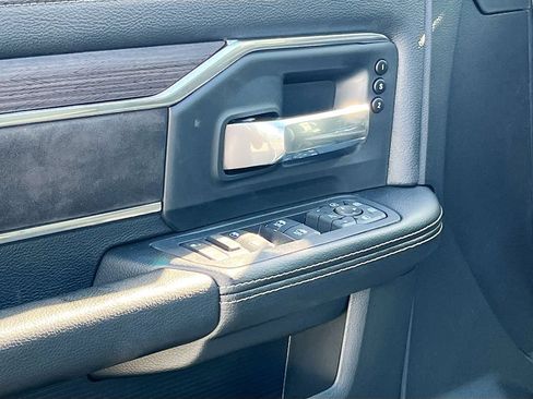 New 2026 RAM 2500 Laramie AWD/4WD image 18