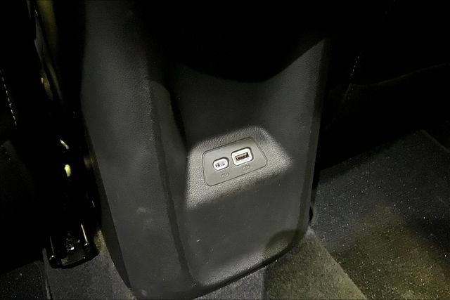 Used 2021 Buick Envision Essence w/ Technology Package I AWD/4WD image 16