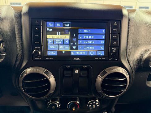 Used 2018 Jeep Wrangler Sport AWD/4WD image 18