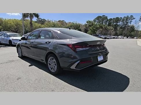 Used 2024 Hyundai Elantra SEL FWD image 22