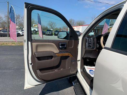 Used 2014 Chevrolet Silverado 1500 LTZ AWD/4WD image 9