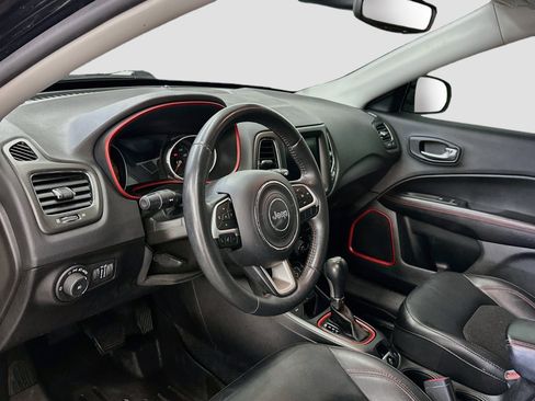 Used 2019 Jeep Compass Trailhawk w/ Cold Weather Group AWD/4WD image 18
