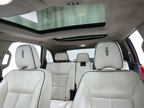 Used 2010 Lincoln MKX AWD image 4