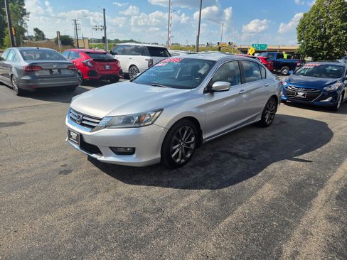 Used 2015 Honda Accord Sport image 3