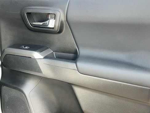 Used 2023 Toyota Tacoma TRD Off-Road w/ Technology Package image 17