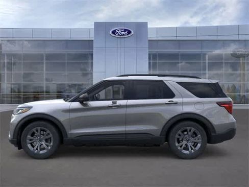New 2026 Ford Explorer Active w/ Active Comfort Package image 3