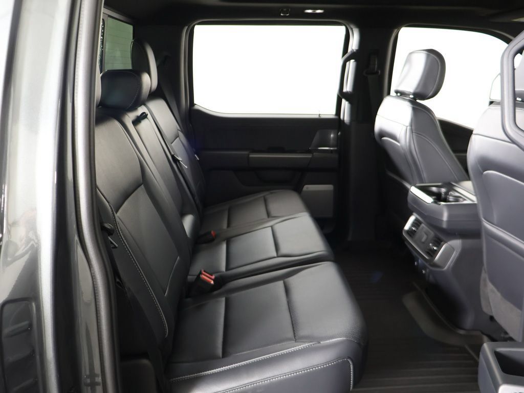 Used 2025 Ford F150 Lariat AWD/4WD image 41