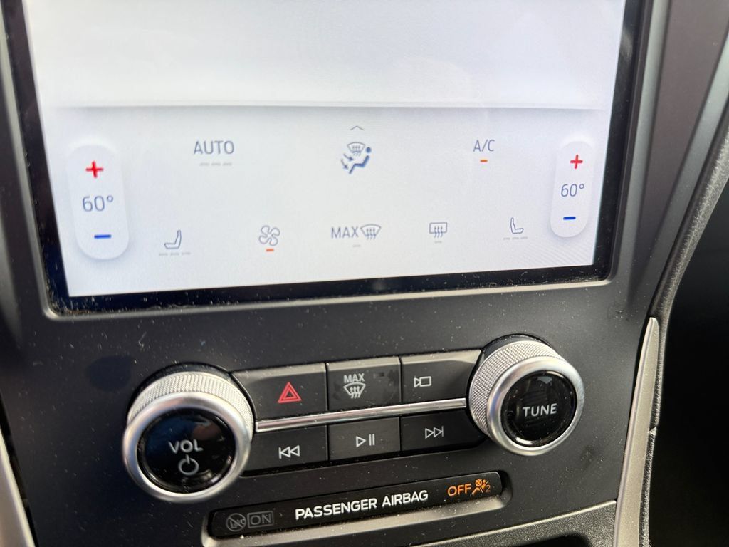 Used 2024 Ford Edge SEL AWD/4WD image 28