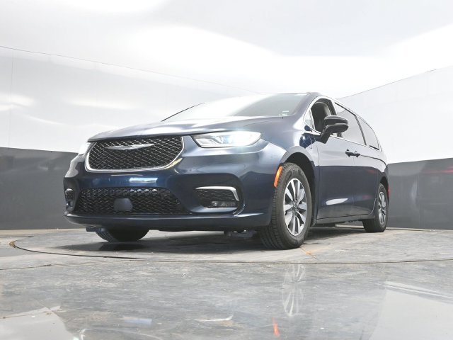 Used 2024 Chrysler Pacifica Limited FWD image 48