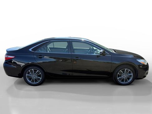 Used 2017 Toyota Camry SE FWD image 6