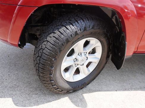 Used 2016 Toyota 4Runner SR5 Premium image 32