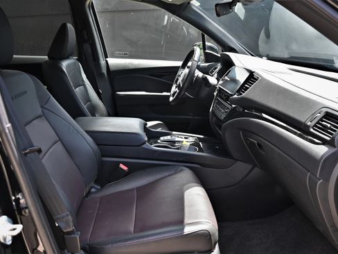Used 2025 Honda Ridgeline Black Edition image 15