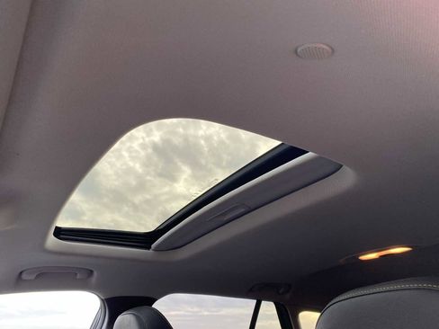 Used 2024 Chevrolet Trax ACTIV w/ Sunroof Package image 18