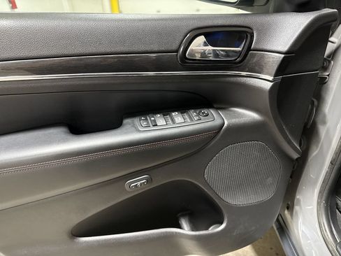 Used 2021 Jeep Grand Cherokee Trailhawk w/ Premium Lighting Group AWD/4WD image 22