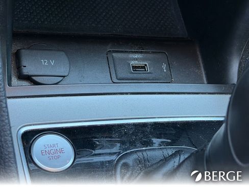 Used 2021 Volkswagen Passat 2.0T SE image 32