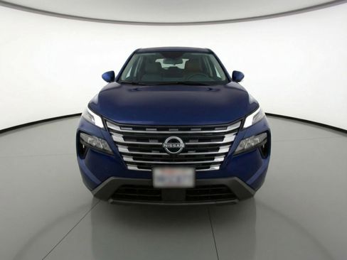 Used 2025 Nissan Rogue SV FWD image 2