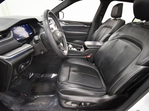 Used 2023 Jeep Grand Cherokee L Overland image 14