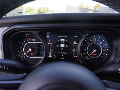 New 2026 Jeep Gladiator Sport AWD/4WD image 12