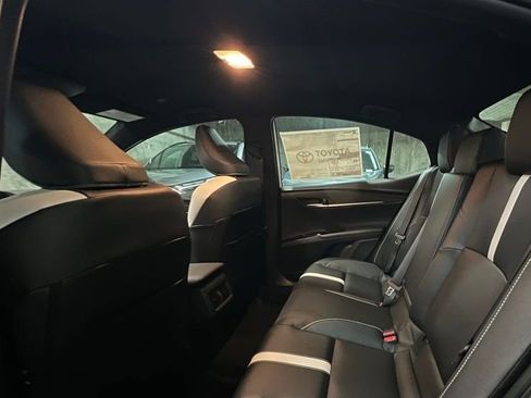 New 2026 Toyota Camry Hybrid FWD image 18