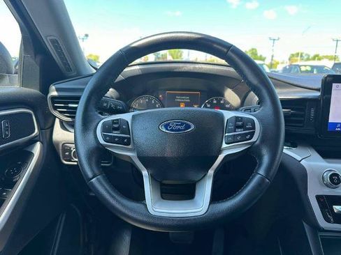 Certified 2023 Ford Explorer XLT w/ Class IV Trailer Tow Package AWD/4WD image 14