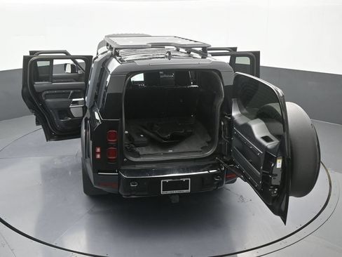 Used 2023 Land Rover Defender 130 SE AWD/4WD image 73
