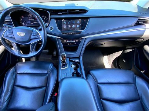 Used 2018 Cadillac XT5 Luxury FWD image 16
