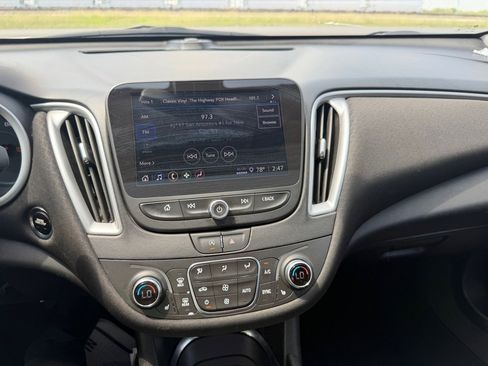 Used 2022 Chevrolet Malibu LT FWD image 24
