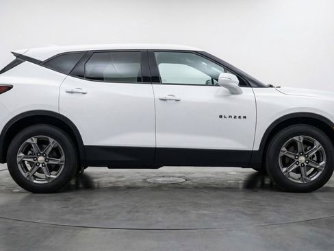 Used 2025 Chevrolet Blazer LT image 11