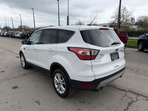Used 2017 Ford Escape SE image 7