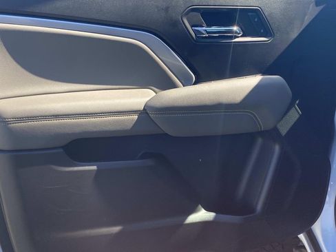 Used 2024 Chevrolet Colorado ZR2 w/ Technology Package image 16