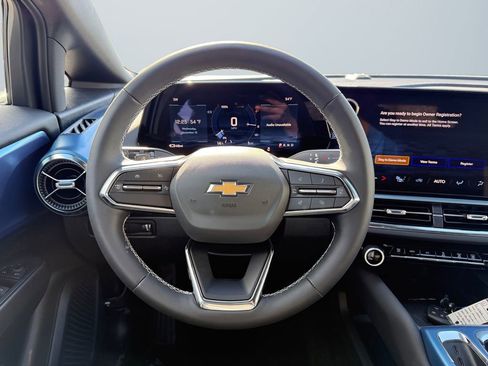 New 2026 Chevrolet Equinox EV LT image 12