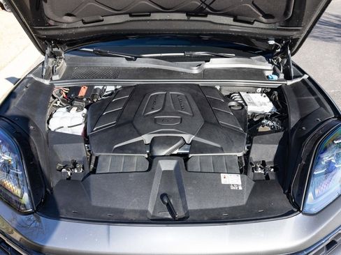 Used 2024 Porsche Cayenne Coupe image 69