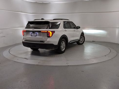 New 2025 Ford Explorer Active image 3