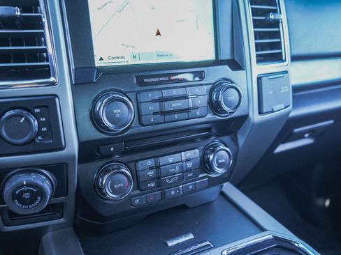 Used 2016 Ford F150 Lariat image 13