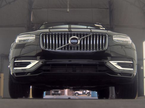 Used 2024 Volvo XC90 T8 Plus AWD/4WD image 5