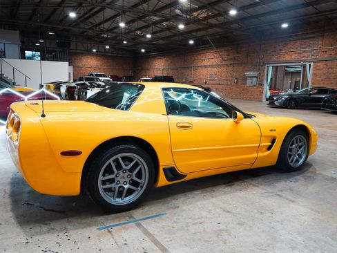 Used 2002 Chevrolet Corvette Z06 w/ Memory Pkg RWD image 17